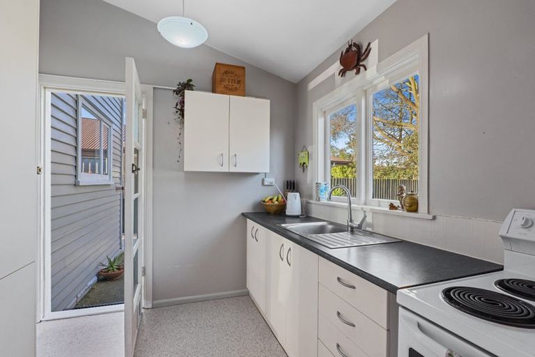 Photo of property in 18 Olliviers Road, Phillipstown, Christchurch, 8011