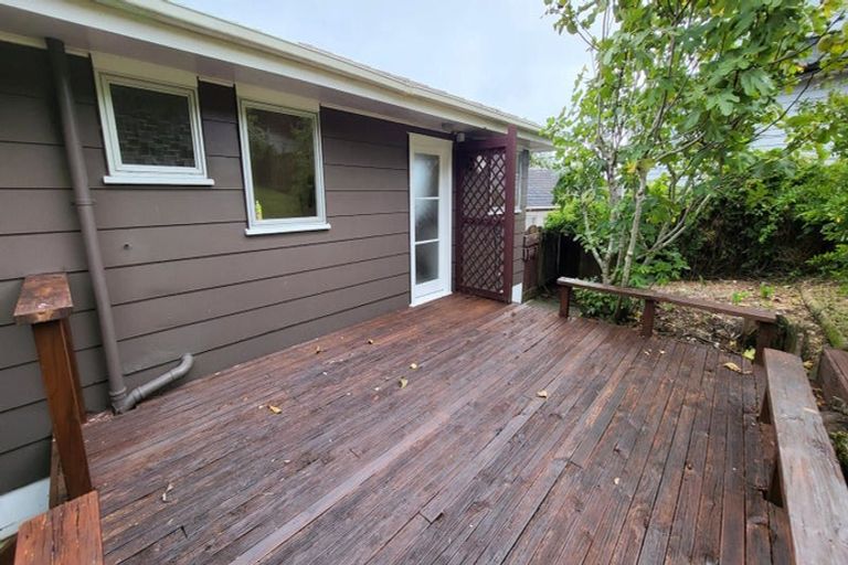 Photo of property in 9 Aralia Road, Sunnynook, Auckland, 0620