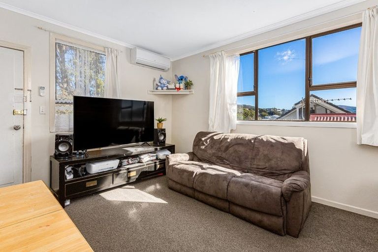 Photo of property in 81 Northland Road, Northland, Wellington, 6012