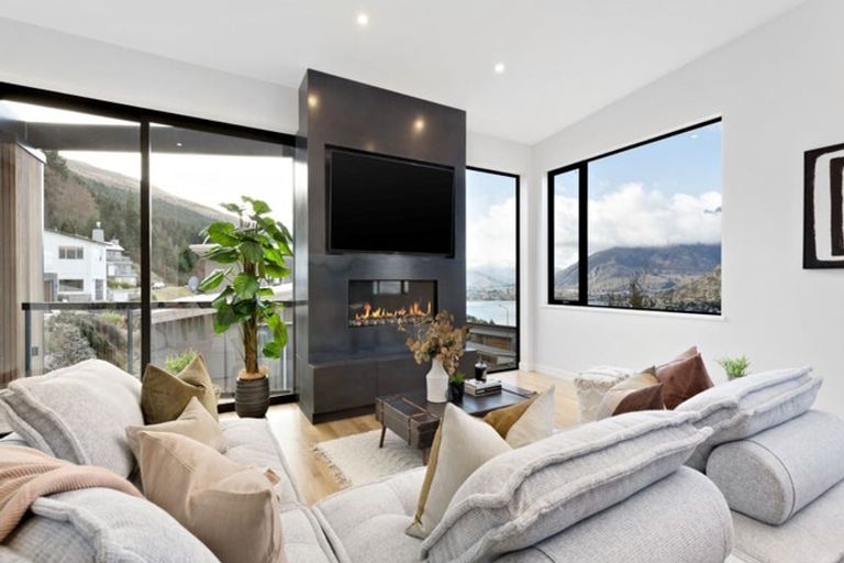Photo of property in 5 Lancewood Lane, Queenstown, 9300