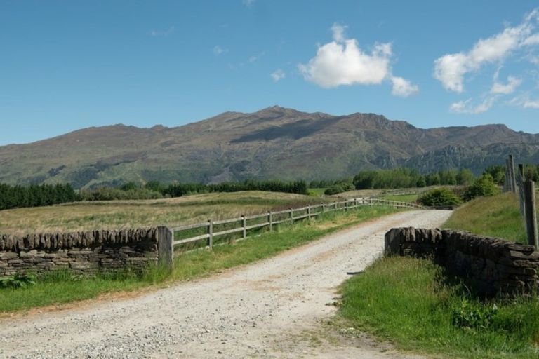 Photo of property in 93a Slope Hill Road, Lake Hayes, Queenstown, 9371