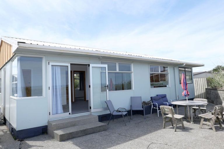 Photo of property in 7 Kent Avenue, Waitarere Beach, Levin, 5510