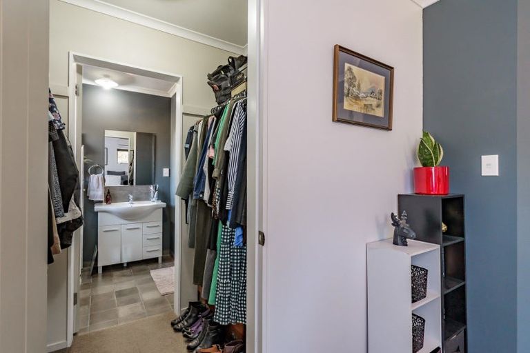 Photo of property in 18 Ahuru Street, Marton, 4710