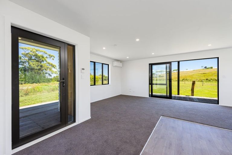 Photo of property in 20 Journeys End, Tapora, 0977