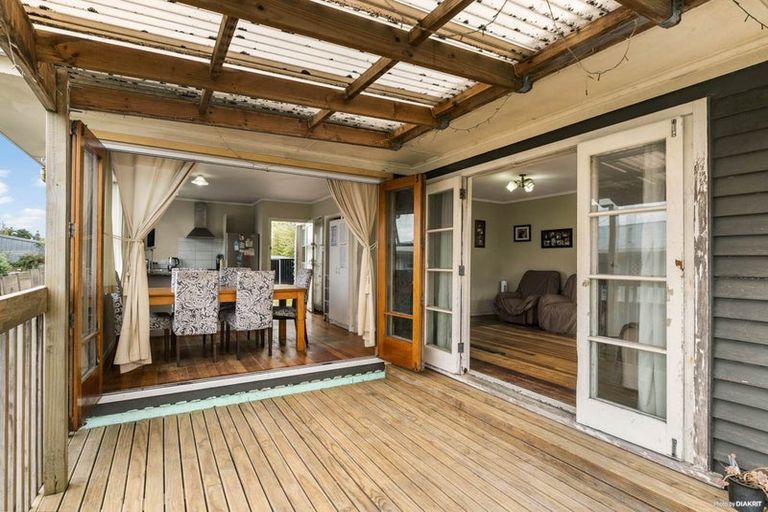Photo of property in 21 Kelkirk Street, Kelston, Auckland, 0602