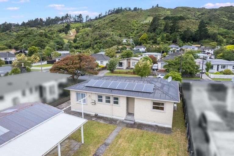 Photo of property in 76 Peel Place, Wainuiomata, Lower Hutt, 5014