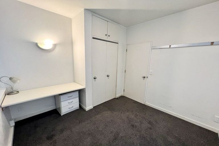 Photo of property in Terrace Tower Apartments, 10a/126 The Terrace, Wellington Central, Wellington, 6011