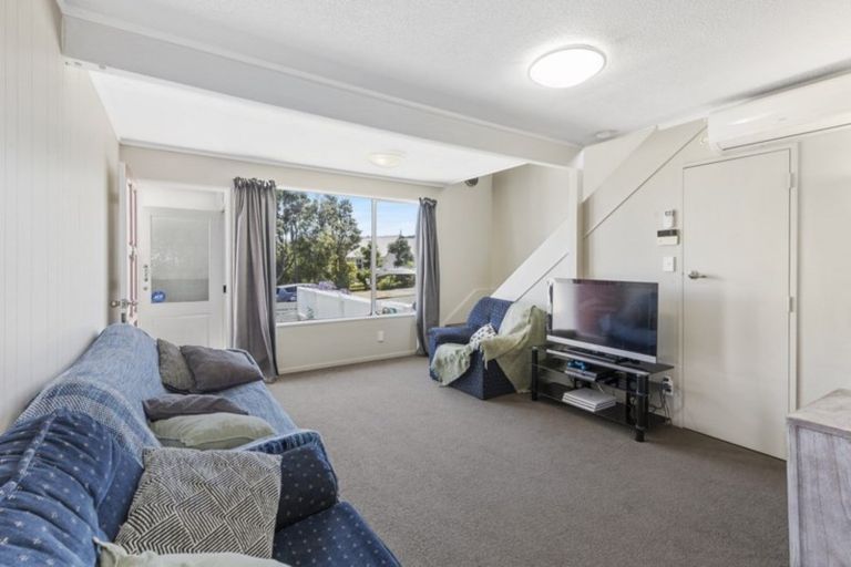 Photo of property in 43a Cypress Drive, Maungaraki, Lower Hutt, 5010