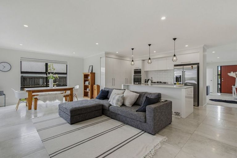 Photo of property in 30 Tyler Davies Drive, Red Beach, 0932