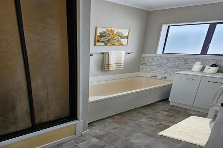 Photo of property in 1/3a Youngs Road, Papakura, 2110