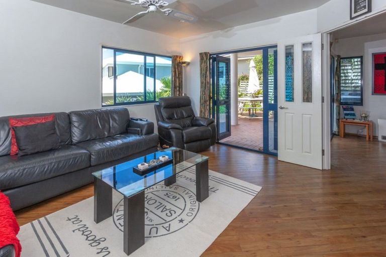 Photo of property in 107 Pacific View Drive, Whangamata, 3620
