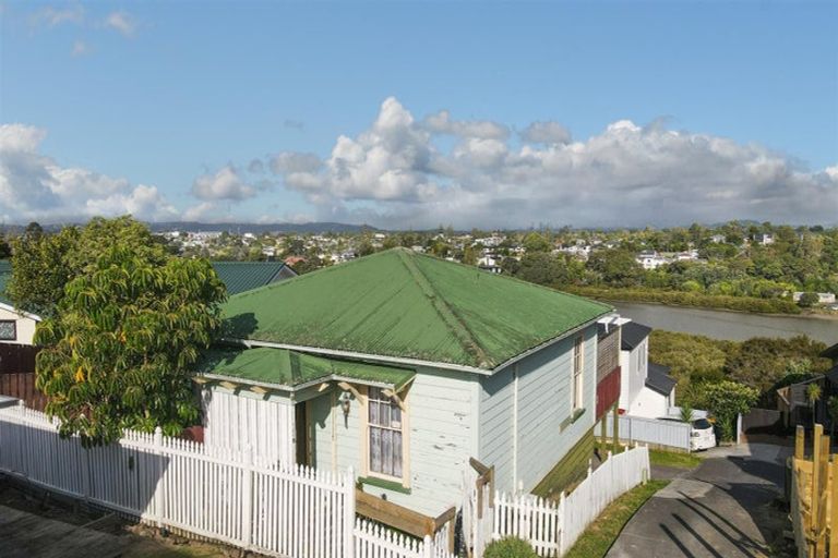 Photo of property in 4/141 Colwill Road, Massey, Auckland, 0614