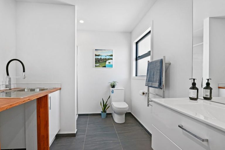 Photo of property in 2/71b Main Road, Redcliffs, Christchurch, 8081