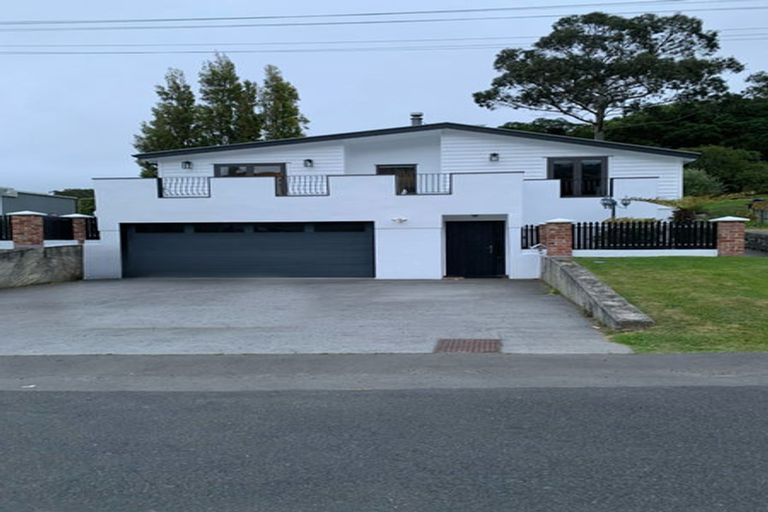 Photo of property in 11 Dickson Street, Macandrew Bay, Dunedin, 9014