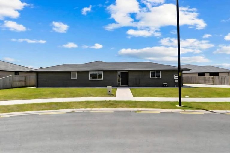 Photo of property in 12 Saint Michaels Crescent, Kelburn, Wellington, 6012