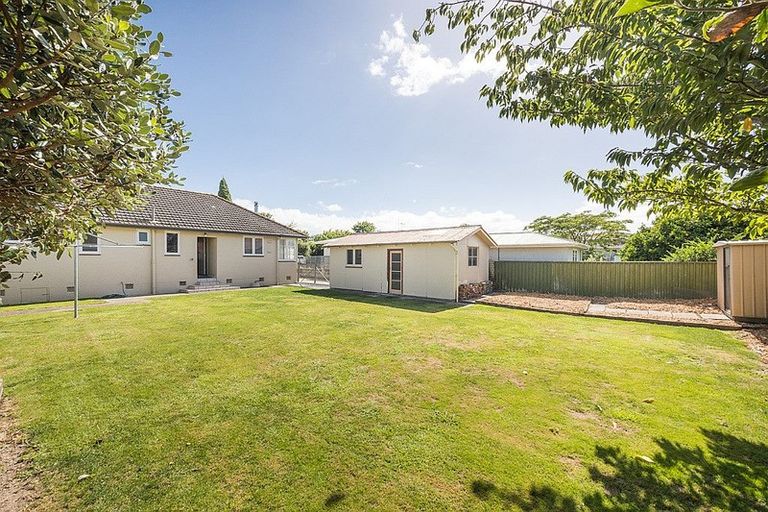 Photo of property in 20 Milton Street, Roslyn, Palmerston North, 4414