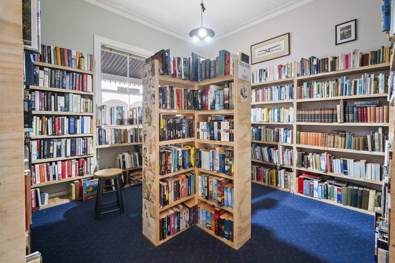 Photo of property in 89 Bridge Street, Bulls, 4818