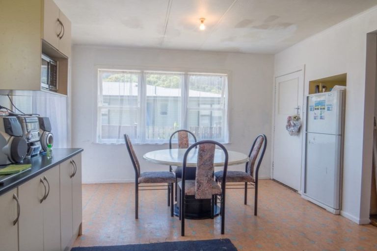 Photo of property in 69 Mckenzie Street, Taneatua, 3123