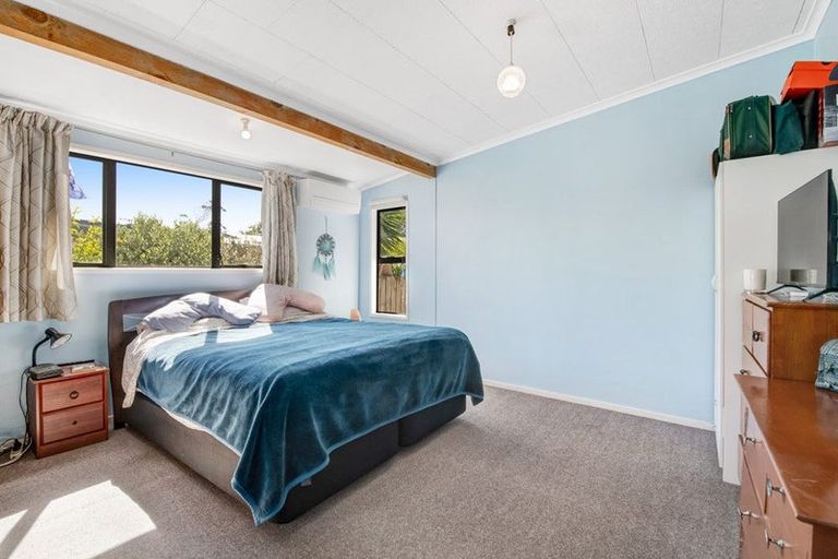 Photo of property in 17 Parakai Avenue, Parakai, 0830