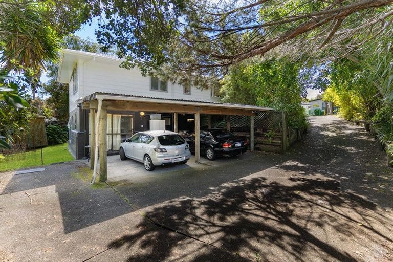 Photo of property in 121 Oreil Avenue, West Harbour, Auckland, 0618
