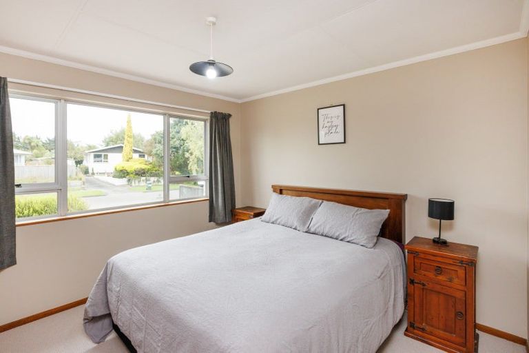 Photo of property in 17 Pinedale Parade, Milson, Palmerston North, 4414