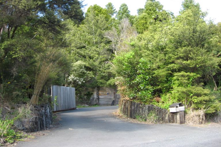 Photo of property in 216 Forest Hill Road, Waiatarua, Auckland, 0612