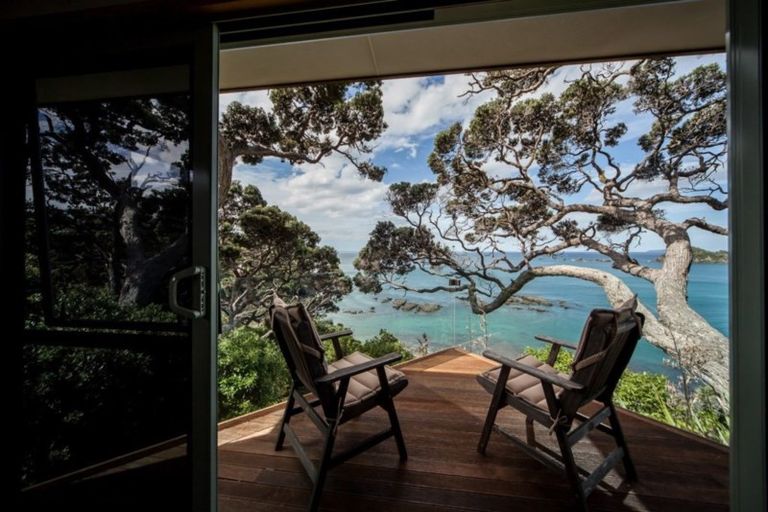 Photo of property in 356 Rockell Road, Whananaki, Hikurangi, 0181