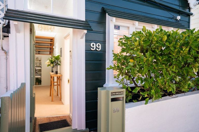 Photo of property in 99 Pirie Street, Mount Victoria, Wellington, 6011