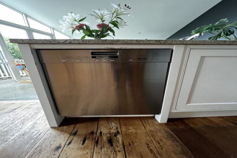 Photo of property in 13 Glenbervie Terrace, Thorndon, Wellington, 6011