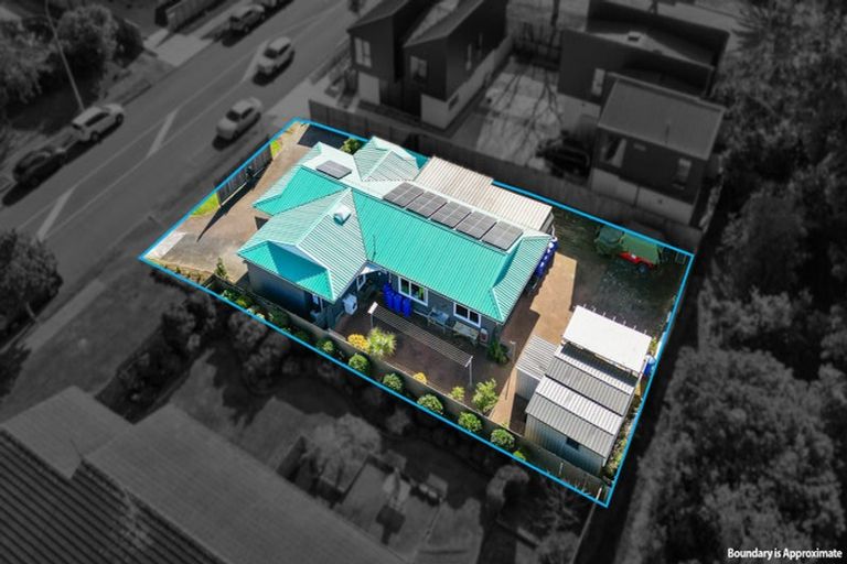 Photo of property in 40 Cascades Road, Pakuranga Heights, Auckland, 2010