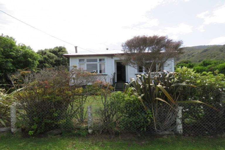 Photo of property in 17 River Road, Hector, 7822