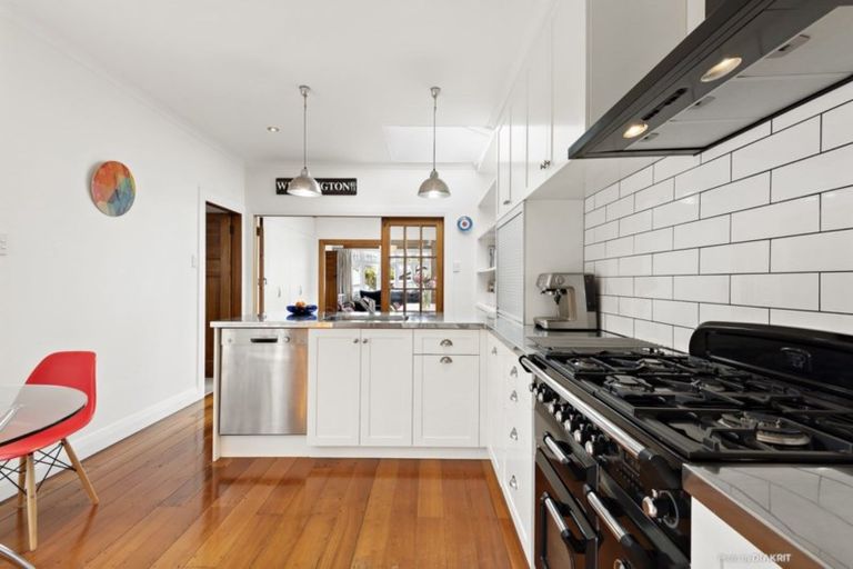 Photo of property in 13 Firth Terrace, Karori, Wellington, 6012