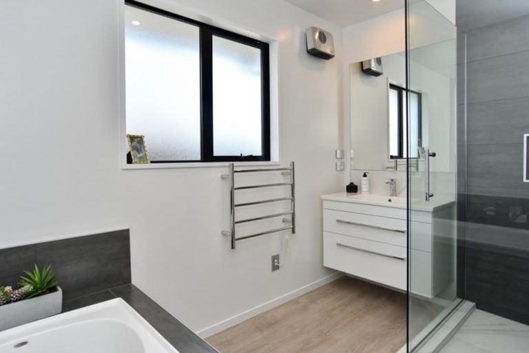 Photo of property in 4 Wairepo Close, Rangiora, 7400