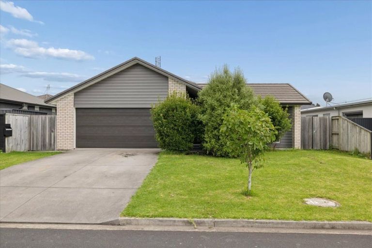Photo of property in 44 Awataha Crescent, Pyes Pa, Tauranga, 3110