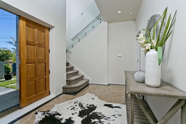 Photo of property in 8 Currey Crescent, Milford, Auckland, 0620