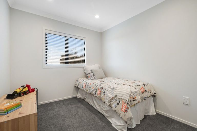 Photo of property in 202 Whitford Road, Shamrock Park, Auckland, 2016