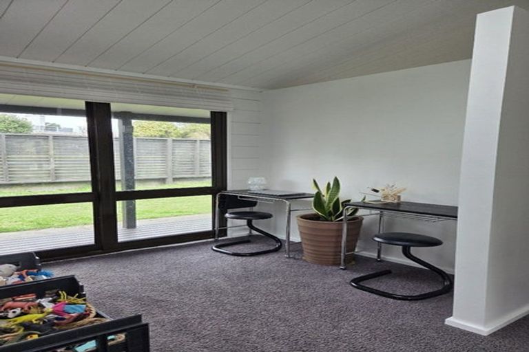Photo of property in 73 Mcfarlane Street, Oakura, 4314