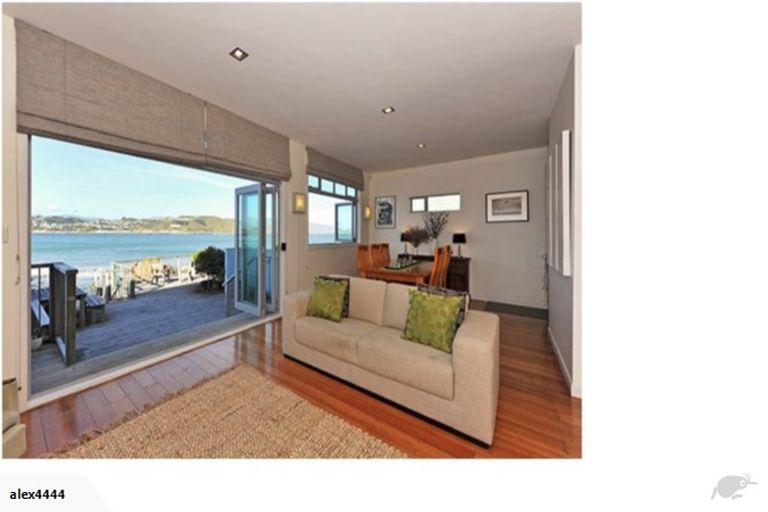 Photo of property in 255 Queens Drive, Lyall Bay, Wellington, 6022
