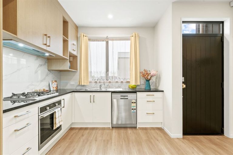 Photo of property in 25 Walsh Road, Papakura, 2110