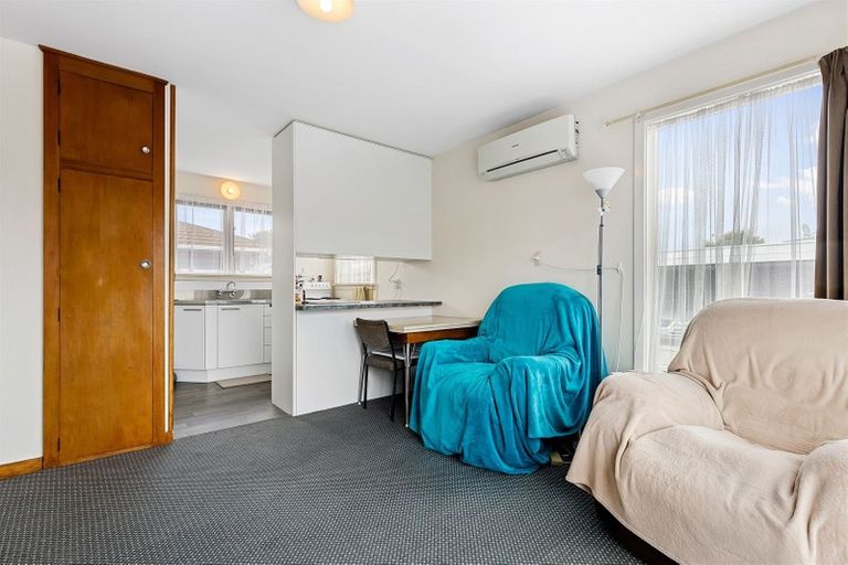 Photo of property in 2/17 Torrens Road, Hillmorton, Christchurch, 8024