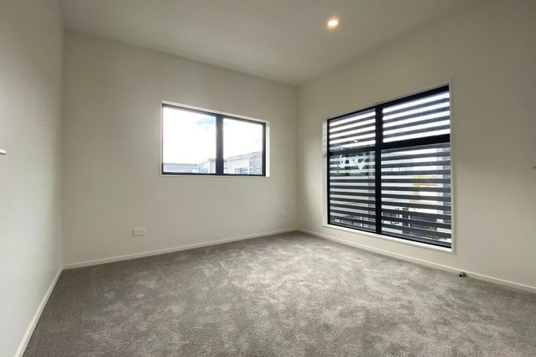 Photo of property in 10e Edgar Pearce Place, Howick, Auckland, 2014