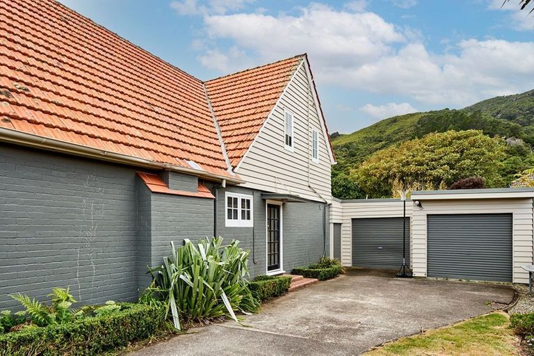 Photo of property in 14 Maire Street, Eastbourne, Lower Hutt, 5013
