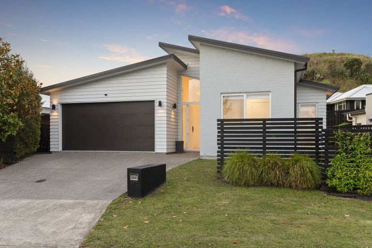 Photo of property in 22 Knoll Rise, Pukekohe, 2120