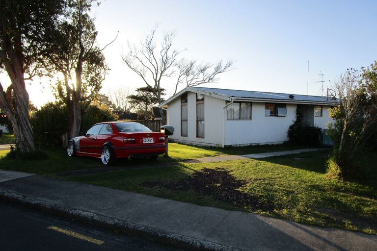Photo of property in 18 Philomel Crescent, Bayswater, Auckland, 0622