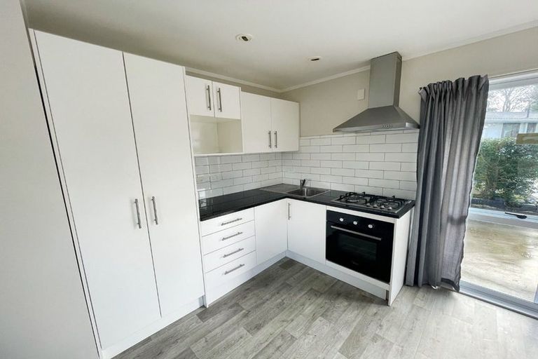 Photo of property in 36 Seaward Place, Wattle Downs, Auckland, 2103