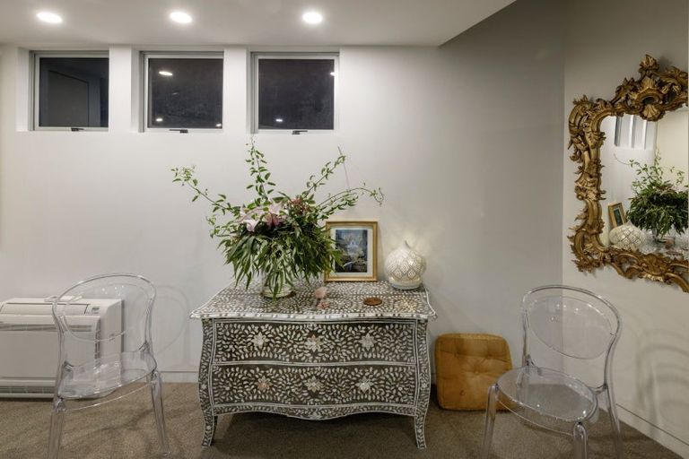 Photo of property in 30b Hay Street, Oriental Bay, Wellington, 6011