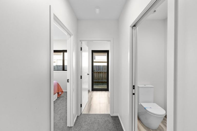 Photo of property in 42 Sardinia Grove, Fitzherbert, Palmerston North, 4410