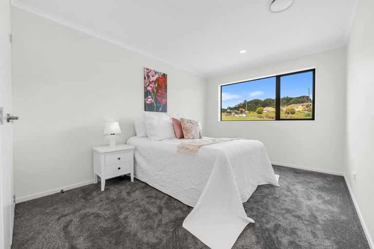 Photo of property in 24 Ballyalton Crescent, Flat Bush, 2019