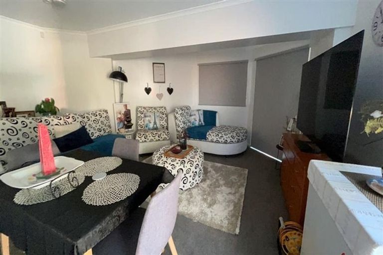 Photo of property in 54 Redoubt Road, Clover Park, Auckland, 2105