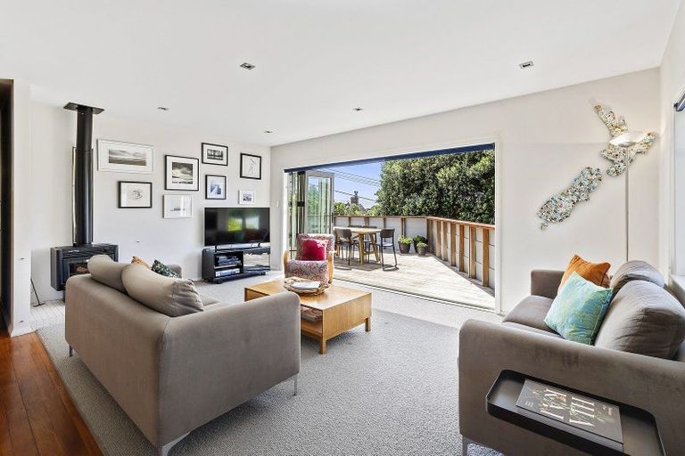 Photo of property in 4 Pinnacle Street, Seatoun, Wellington, 6022